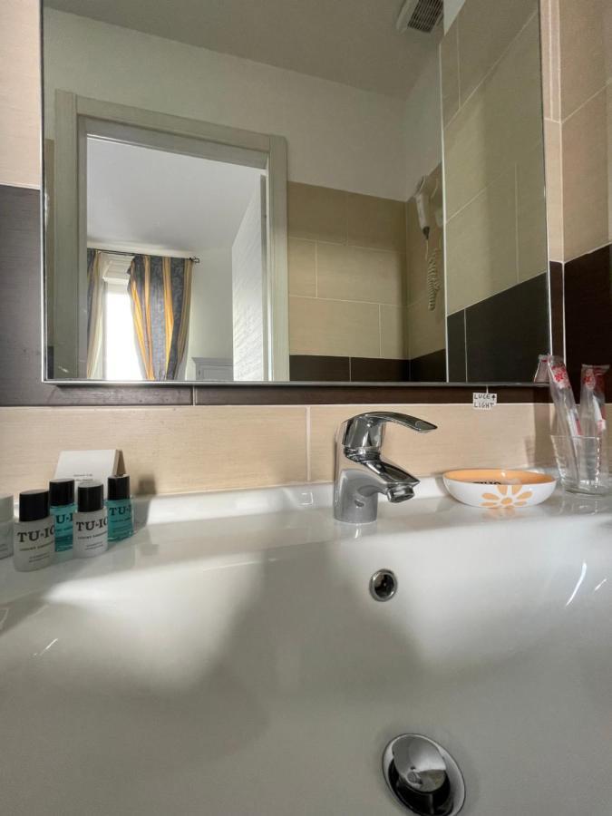 Ad Cavour Luxury Rooms - By Ad Roma Ngoại thất bức ảnh