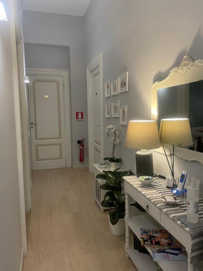 Ad Cavour Luxury Rooms - By Ad Roma Ngoại thất bức ảnh