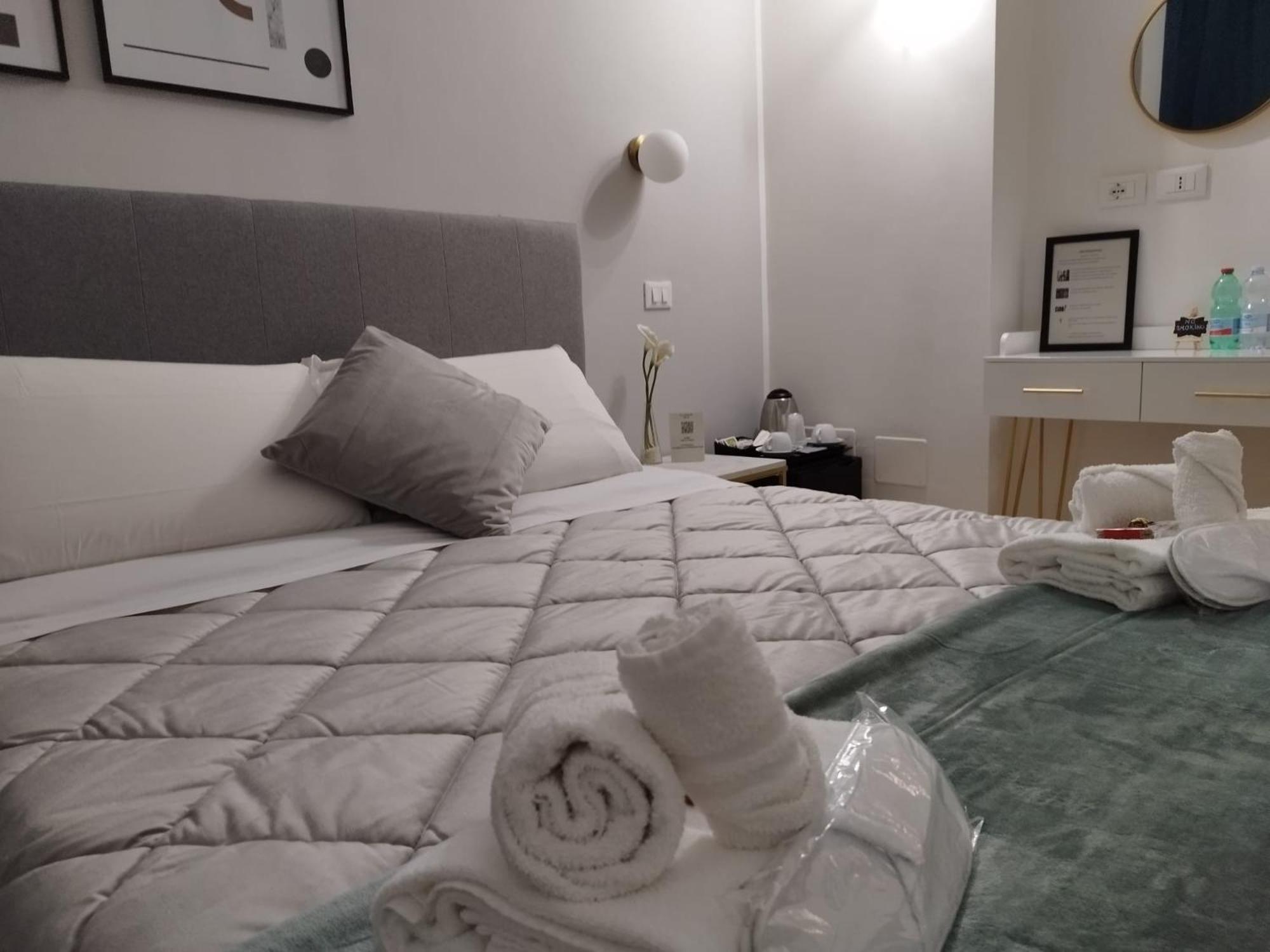 Ad Cavour Luxury Rooms - By Ad Roma Phòng bức ảnh